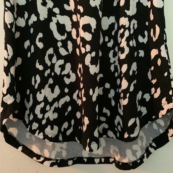 Black & White Cheetah Print LuLaRoe Morgan Top - NWT XXS - Picture 6 of 6